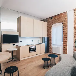 https://moyua-apartment-by-people-rentals.bilbaohotelsspain.com