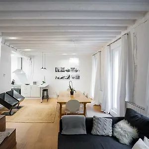  Apartamento Minimalista En El Corazón De